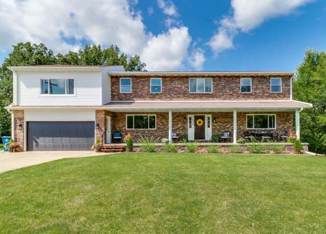 Property at 525 Heritage Dr, Mackinaw, IL 61755, 4 beds, 3.5 baths