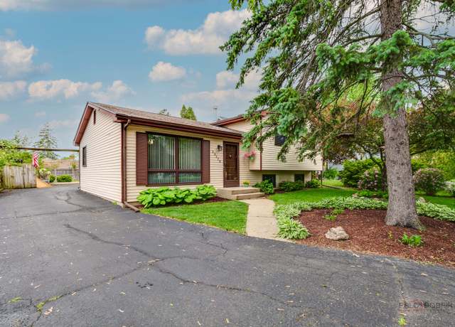 Property at 33170 N Battershall Rd, Grayslake, IL 60030, 3 beds, 1.5 baths