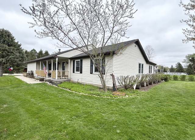 Property at 871 Hickman Ln, Woodstock, IL 60098, 3 beds, 3 baths