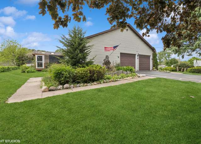 Property at 871 Hickman Ln, Woodstock, IL 60098, 3 beds, 3 baths