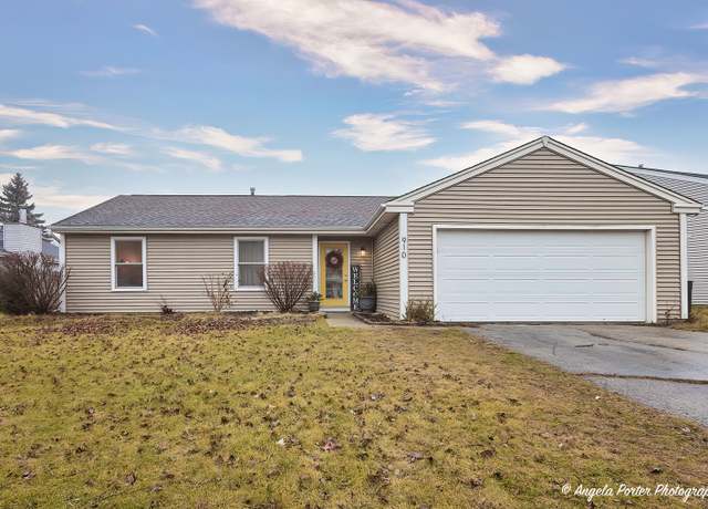 Property at 910 Quincy Ct, Island Lake, IL 60042, 3 beds, 2 baths