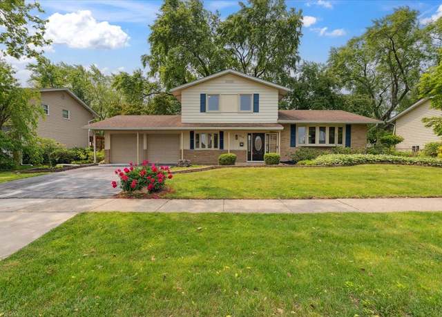 Property at 919 E Cooper Dr, Palatine, IL 60074, 4 beds, 2.5 baths