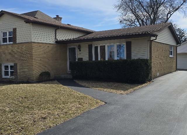 Property at 615 W Wing St, Arlington Heights, IL 60005, 3 beds, 2 baths
