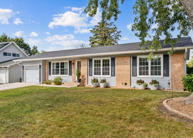 Property at 15 Lancaster Ave, Elk Grove Village, IL 60007, 3 beds, 1.5 baths