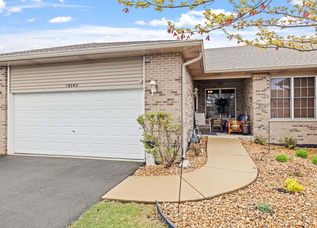 Property at 19242 104th Ave, Mokena, IL 60448, 3 beds, 3 baths