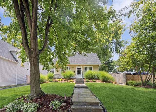 Property at 4504 Saratoga Ave, Downers Grove, IL 60515, 3 beds, 2.5 baths