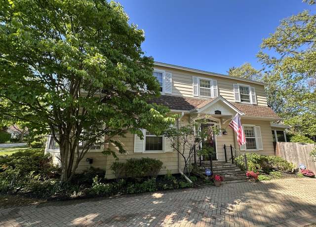 Property at 283 Ridge Ave, Winnetka, IL 60093, 3 beds, 2 baths