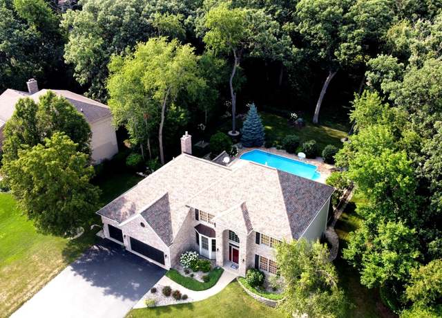 Property at 3510 Braberry Ln, Crystal Lake, IL 60012, 4 beds, 3.5 baths