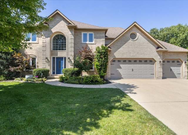 Property at 1411 Frenchmans Bend Dr, Naperville, IL 60564, 4 beds, 2.5 baths