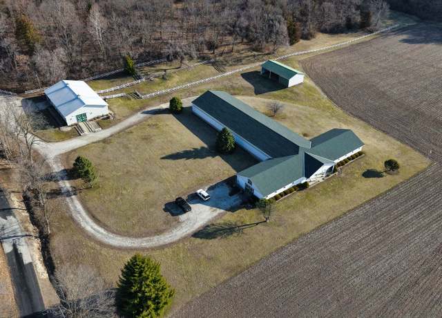 Property at 221 W Singing Woods Rd, Chillicothe, IL 61523