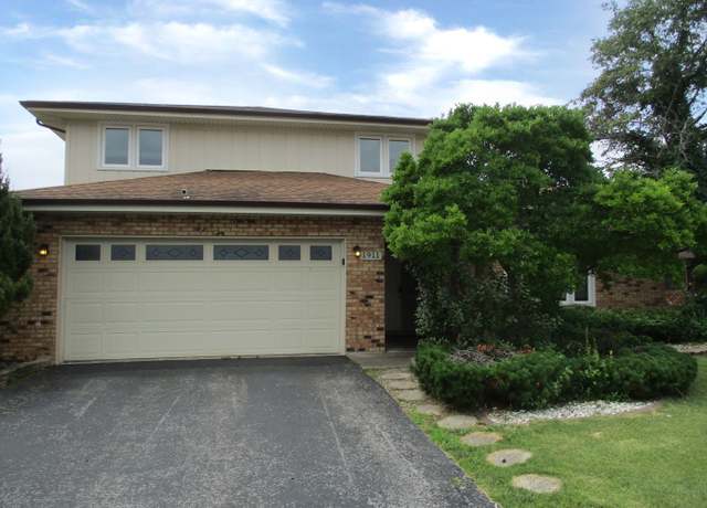 Property at 1911 E 173rd Pl, South Holland, IL 60473, 4 beds, 2.5 baths