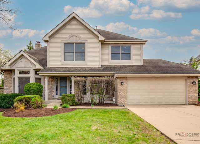 Property at 3025 Roslyn Ln E, Buffalo Grove, IL 60089, 5 beds, 3.5 baths