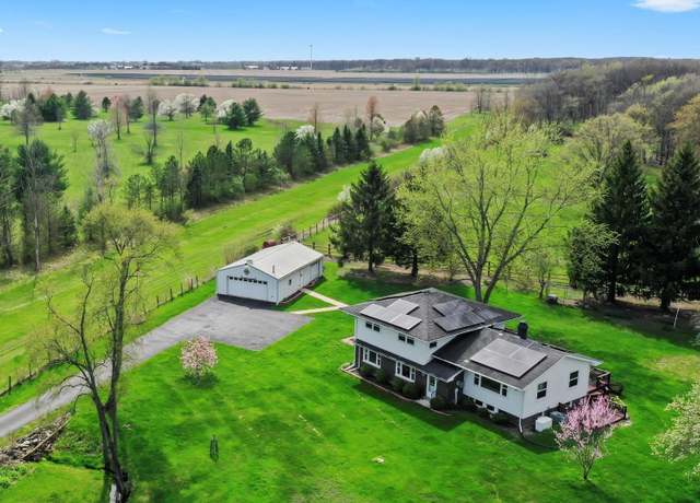 Property at 27056 S Woodlawn Ave, Crete, IL 60417, 4 beds, 3 baths