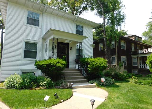 Property at 10442 S Prospect Ave, Chicago, IL 60643, 4 beds, 2 baths