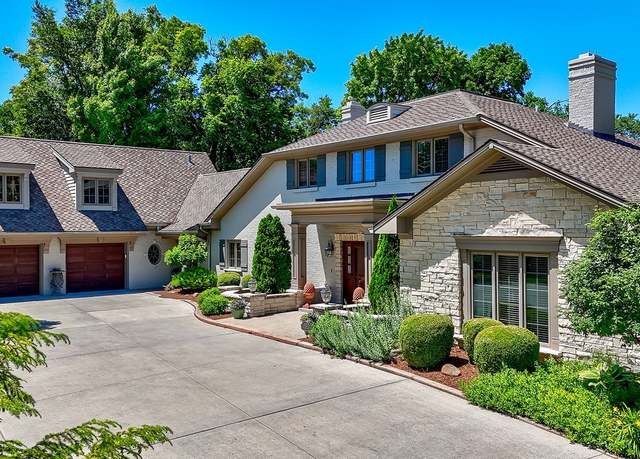 Property at 524 E Van Buren St, Ottawa, IL 61350, 4 beds, 6.5 baths
