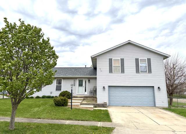 Property at 2004 Trails Dr, Urbana, IL 61802, 4 beds, 2.5 baths