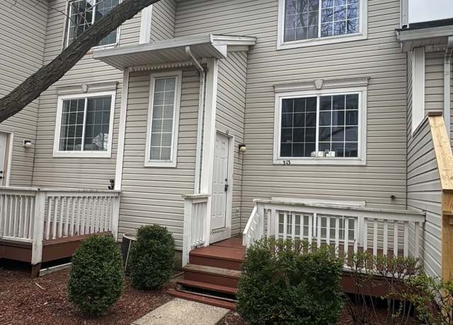 Property at 313 Whispering Ct, Bolingbrook, IL 60440, 3 beds, 1.5 baths