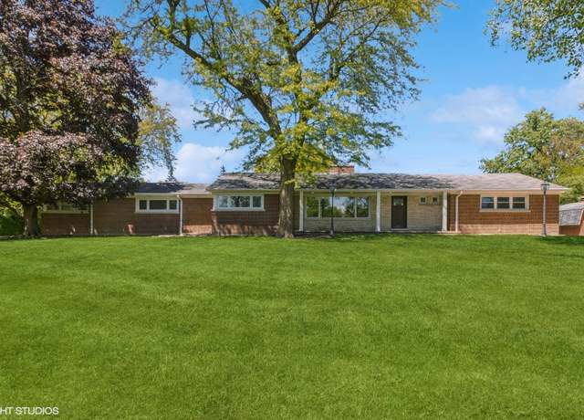 Property at 2960 Willow Rd, Northbrook, IL 60062, 3 beds, 2.5 baths