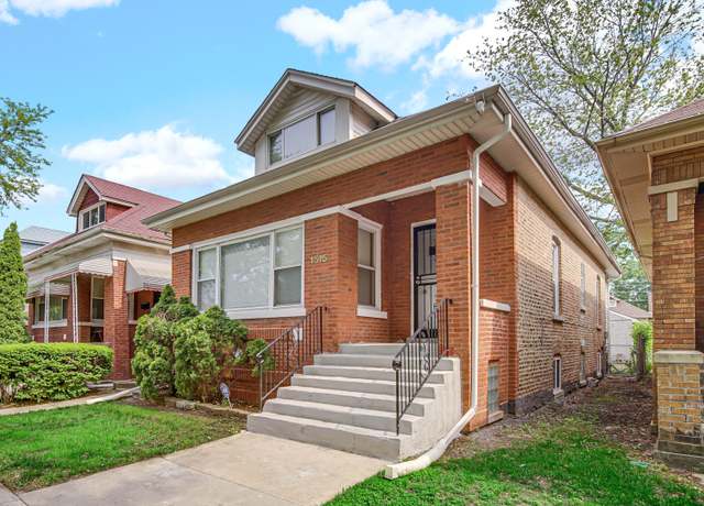 Property at 1515 E 85th St, Chicago, IL 60619, 6 beds, 2.5 baths
