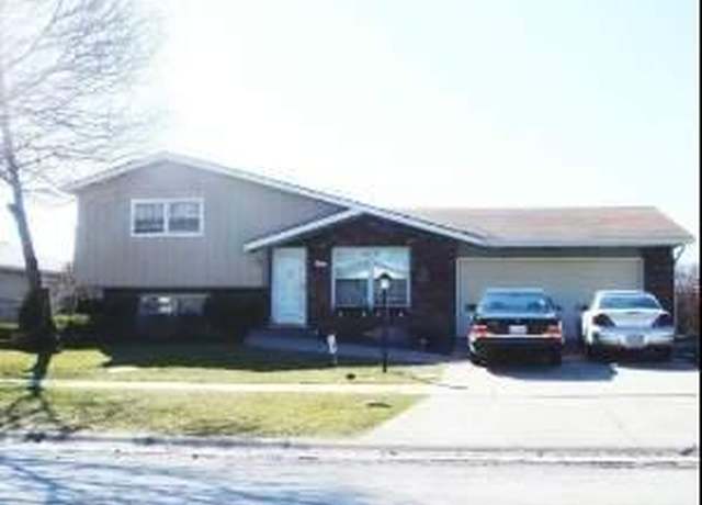 Property at 6151 Victoria Dr, Oak Forest, IL 60452, 3 beds, 2 baths