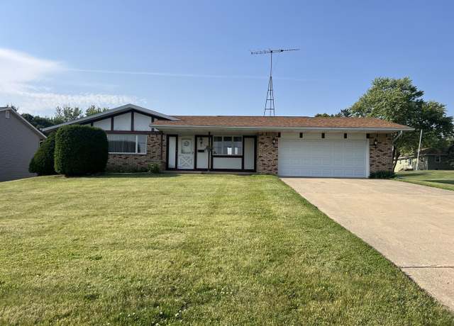 Property at 217 E Townline Rd, Lena, IL 61048, 3 beds, 1.5 baths