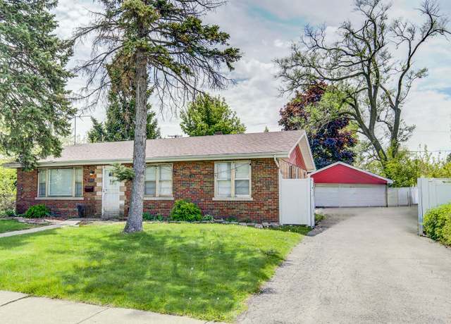Property at 4813 W 91st Pl, Oak Lawn, IL 60453, 3 beds, 2 baths