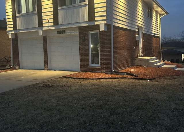 Property at 18009 Ravisloe Ter, Country Club Hills, IL 60478, 3 beds, 1.5 baths
