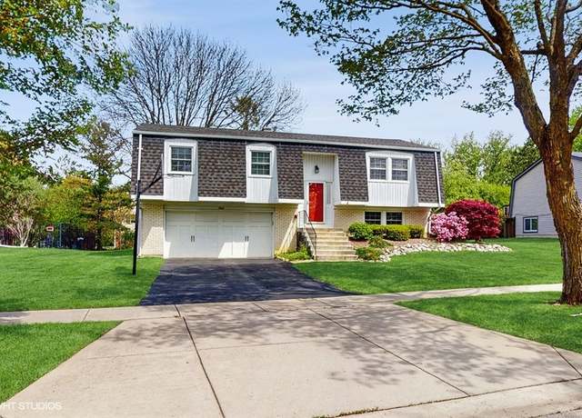 Property at 1900 Driftwood Ct, Hoffman Estates, IL 60192, 4 beds, 2 baths