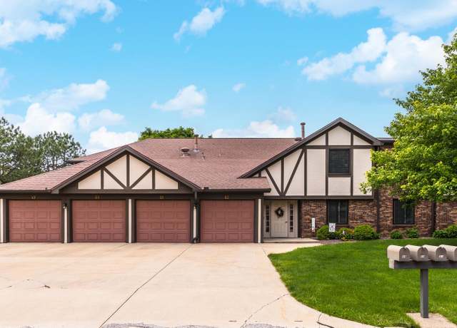 Property at 52 Brandywine Ct, Bloomington, IL 61704, 2 beds, 2 baths