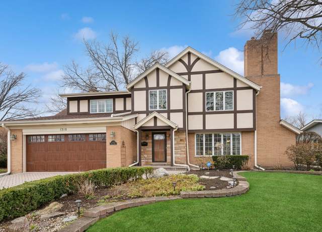 Property at 1310 W Francis Dr, Arlington Heights, IL 60005, 4 beds, 2.5 baths