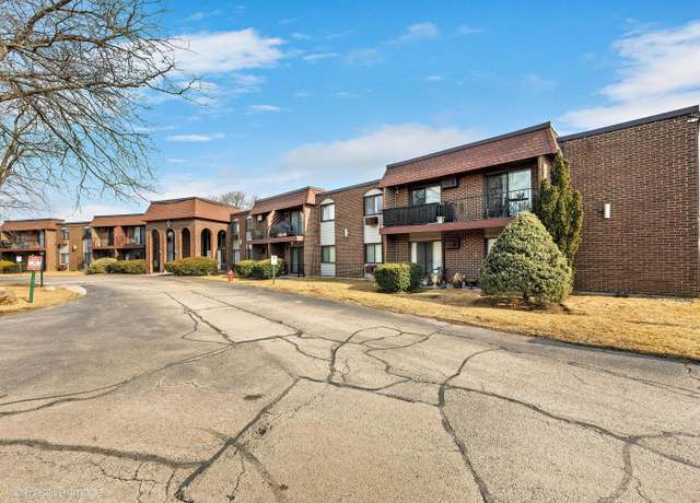 Property at 57 Washington Blvd #212, Mundelein, IL 60060, 1 bed, 1 bath