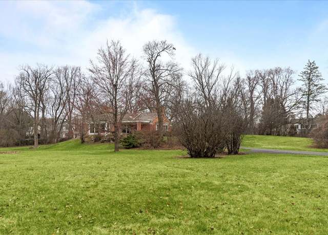 Property at 262 E Foster Pl, Lake Forest, IL 60045, 4 beds, 2 baths