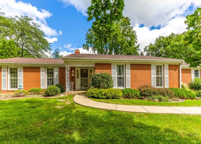 Property at 36W650 Hickory Hollow Dr, Dundee, IL 60118, 3 beds, 2 baths
