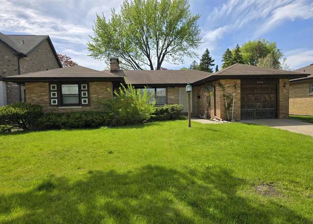 Property at 7330 N Kildare Ave, Lincolnwood, IL 60712, 2 beds, 1 bath