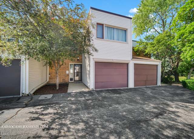 Property at 374 Oaktree Ct, Hoffman Estates, IL 60169, 3 beds, 2.5 baths