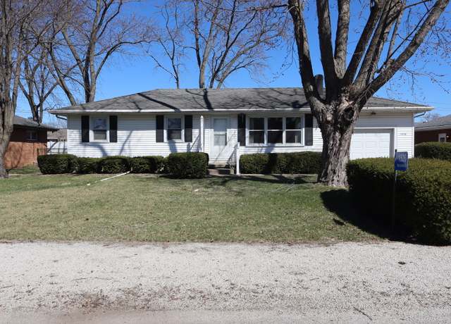Property at 1526 Manhattan Dr, Streator, IL 61364, 3 beds, 1 bath