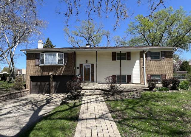 Property at 245 N Morris Dr, Palatine, IL 60074, 5 beds, 2.5 baths