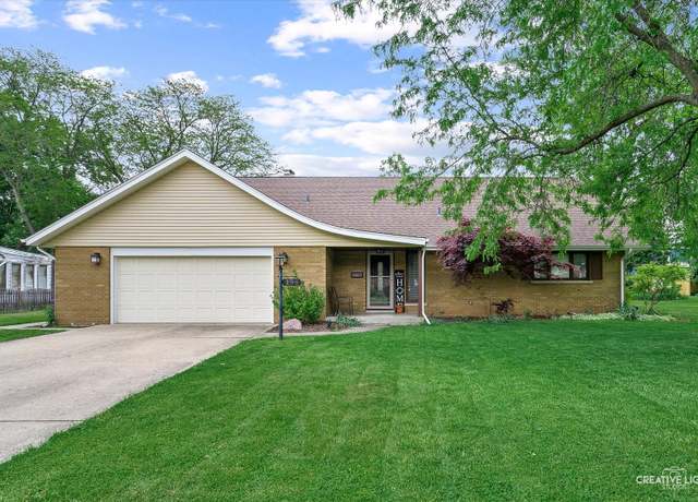 Property at 156 S Western Ave, Aurora, IL 60506, 5 beds, 3.5 baths