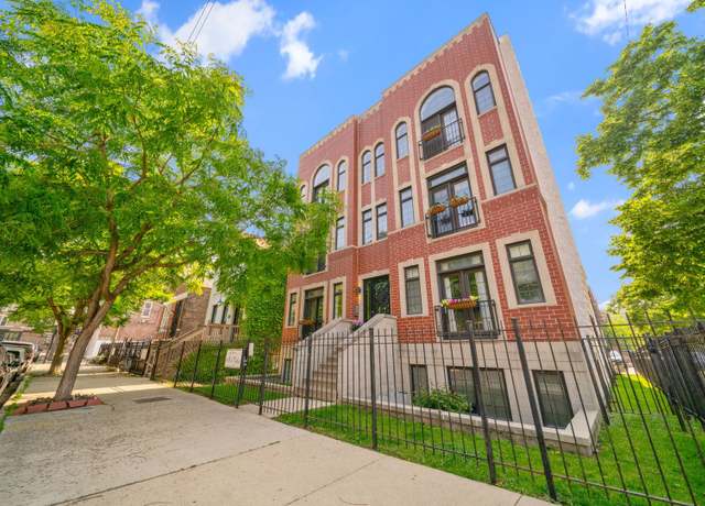 Property at 1704 S Carpenter St Unit 3B, Chicago, IL 60608, 2 beds, 2 baths