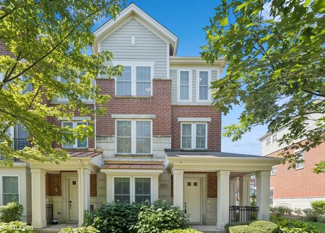 Property at 208 W Hyde St, Arlington Heights, IL 60005, 3 beds, 3 baths