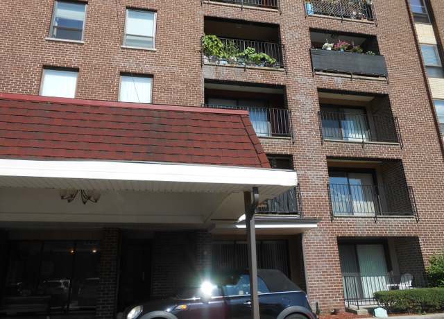 Property at 6330 N Lincoln Ave Unit 2A, Morton Grove, IL 60053, 2 beds, 2 baths