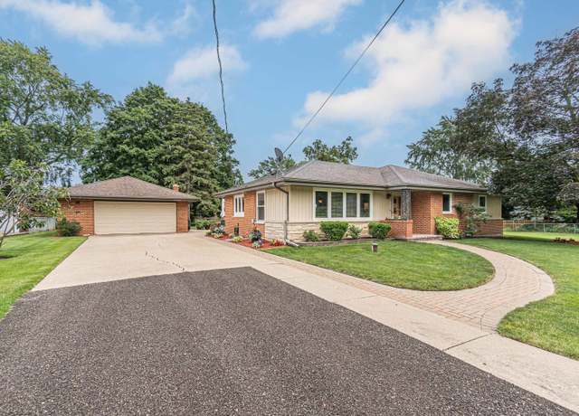 Property at 1620 Vermont St, Rolling Meadows, IL 60008, 2 beds, 2.5 baths