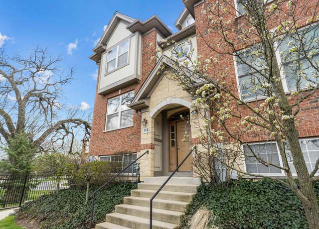 Property at 112 Enclave Dr, Mount Prospect, IL 60056, 3 beds, 2.5 baths