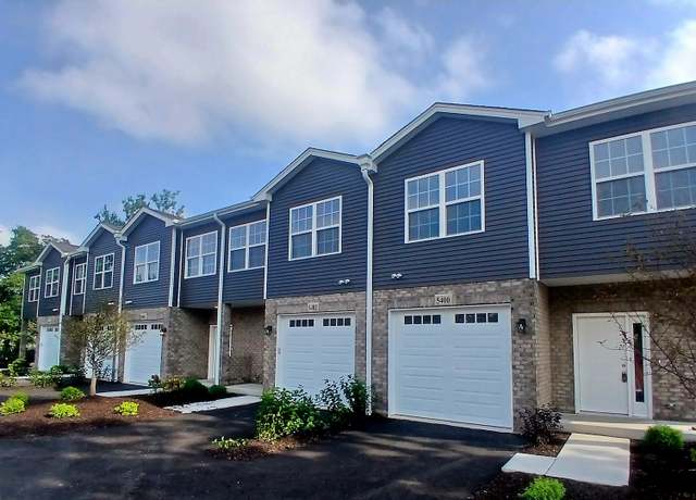 Property at 5400 135th St, Crestwood, IL 60418, 3 beds, 2.5 baths