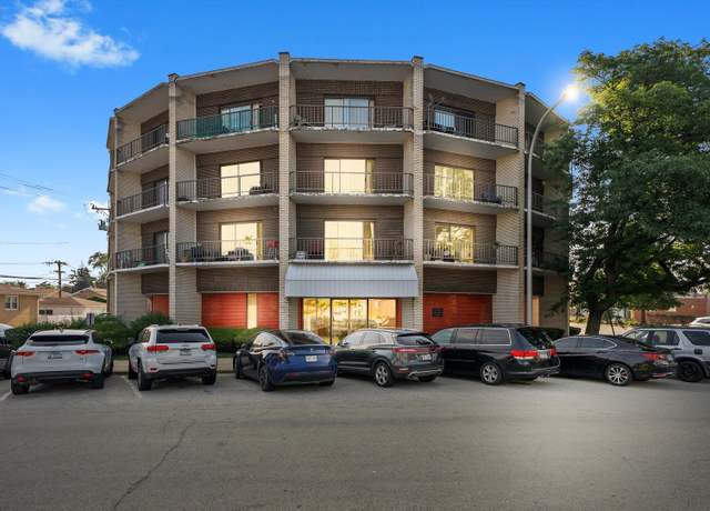 Property at 3900 W 95th St #304, Evergreen Park, IL 60805, 2 beds, 2 baths