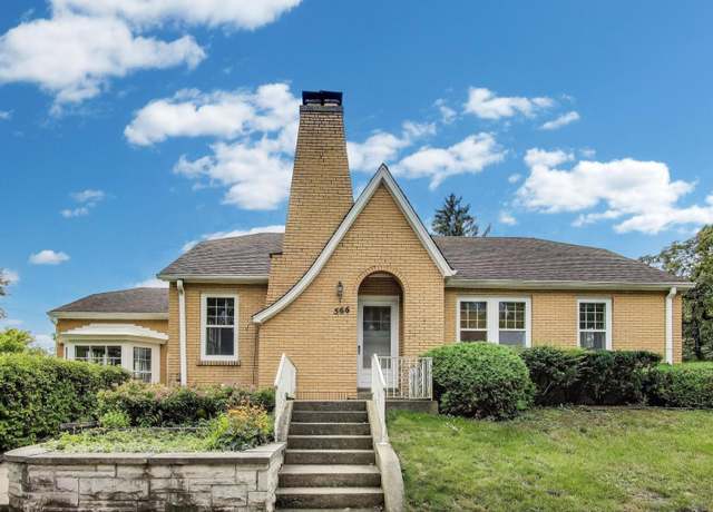 Property at 566 Bellevue Pl, Highland Park, IL 60035, 3 beds, 2 baths