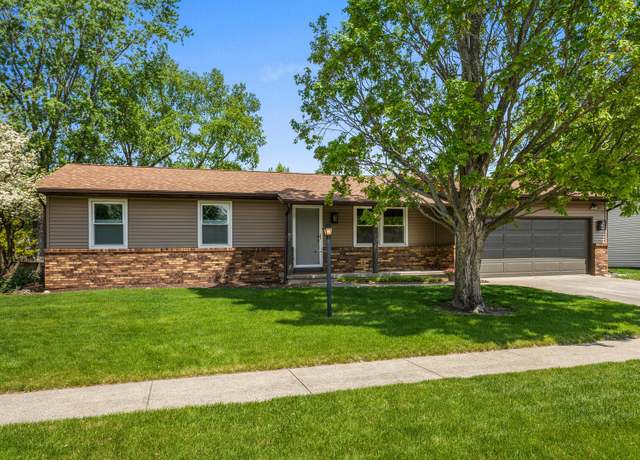 Property at 2608 Hathaway Dr, Champaign, IL 61821, 3 beds, 2 baths