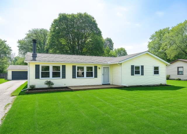 Property at 2420 Satellite Dr, Joliet, IL 60431, 3 beds, 1 bath