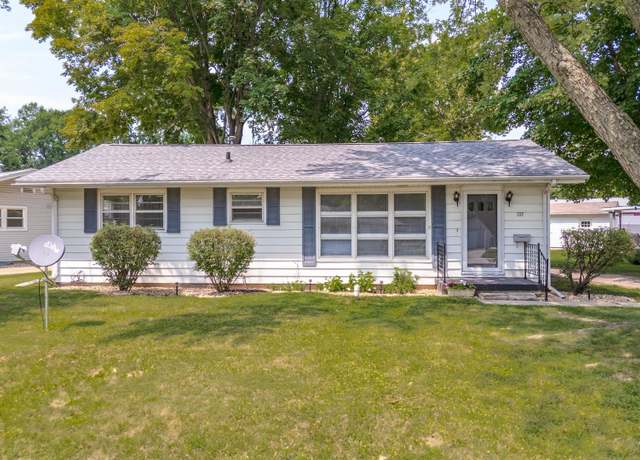 Property at 105 Conley Cir, Bloomington, IL 61701, 3 beds, 1 bath