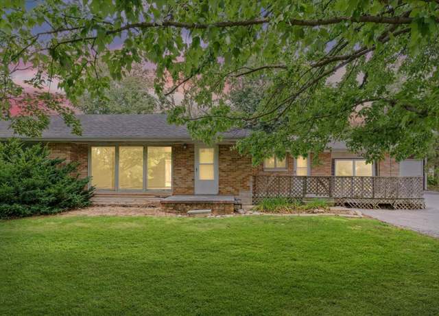Property at 302 W Main St, Mahomet, IL 61853, 3 beds, 2.5 baths